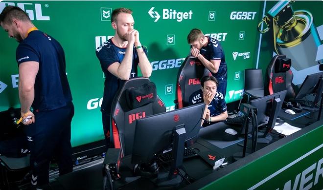 中一直保持 中一直保持