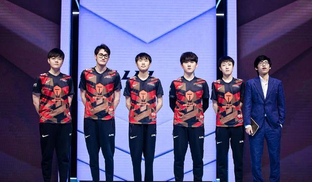 诺维茨基以 诺维茨基以