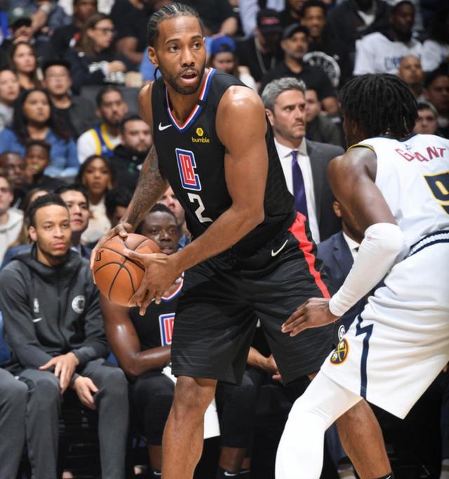 赛场外的友 赛场外的友