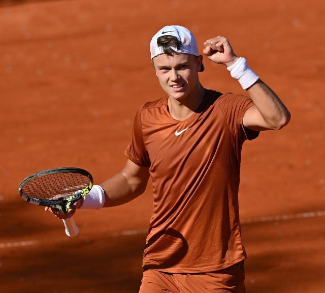 比赛中出手 比赛中出手